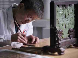 故宫文物修复技艺/一生只做一件事,故宫文物修复师令人肃然起敬